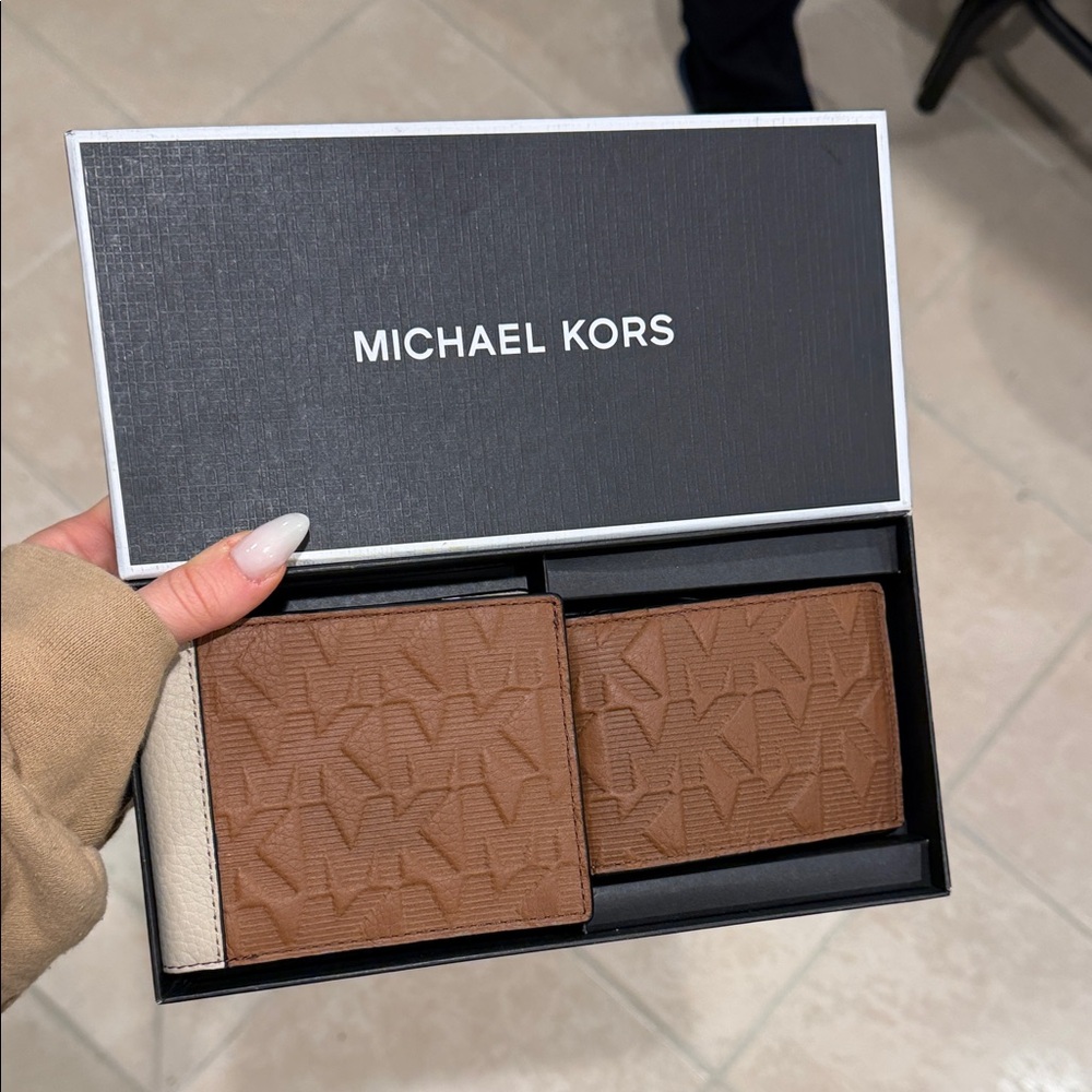 Michael Kors Embossed Brown Card Holder Set